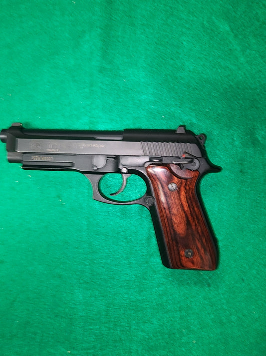 USED Taurus PT100AF Pistol .40